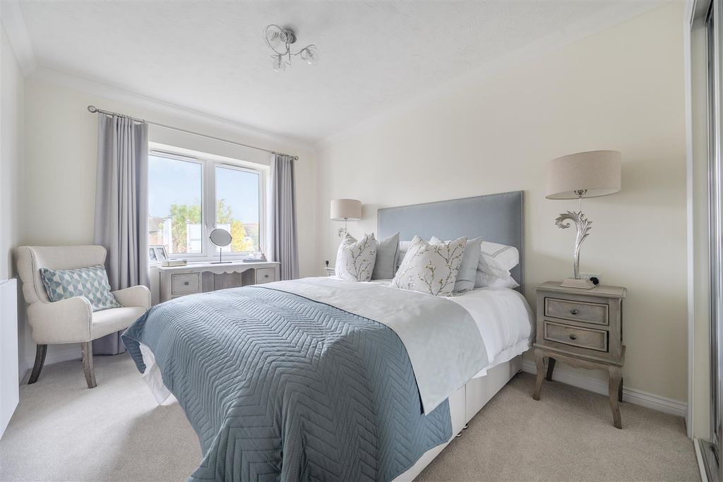 Additional image 7 of 2 bed flat for saleBeeches Lodge, Reedham Road, Burnham SL1