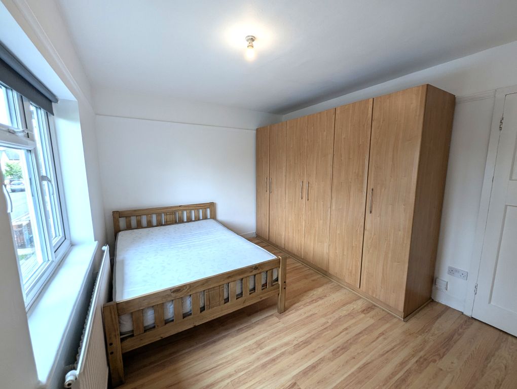 Property photo 3 of 9 Bedroom 3