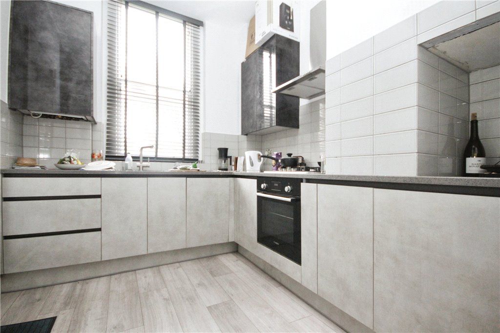 Property photo 3 of 9 Kitchen