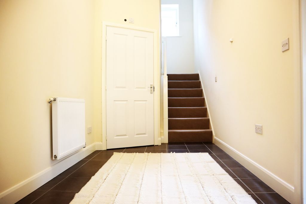 Property photo 2 of 20 Entrance Hallway