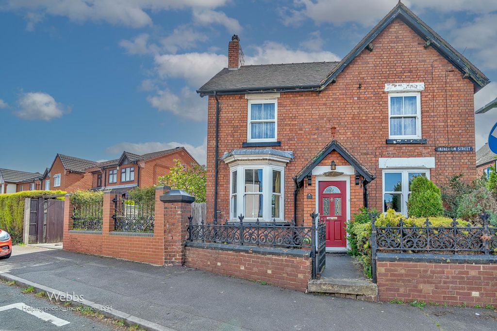 Property photo 1 of 32 Â© Webbs Estate Agents Â© (73 Of 90).Jpg