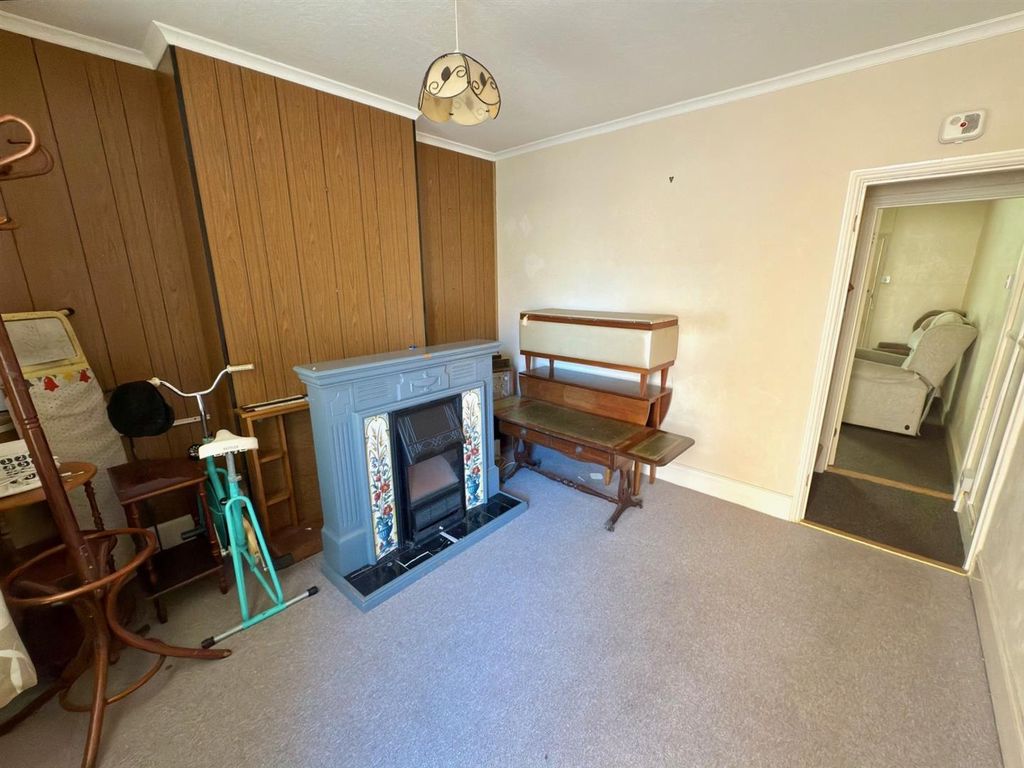 Property photo 2 of 8 Lounge.Jpg