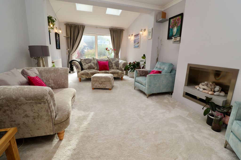 Property photo 3 of 32 Img_4829