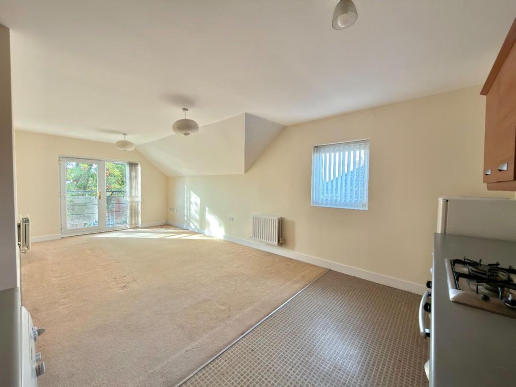 Property photo 3 of 21