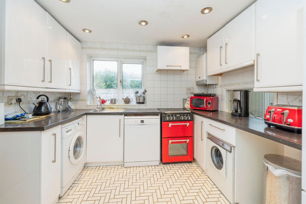 Property photo 2 of 19