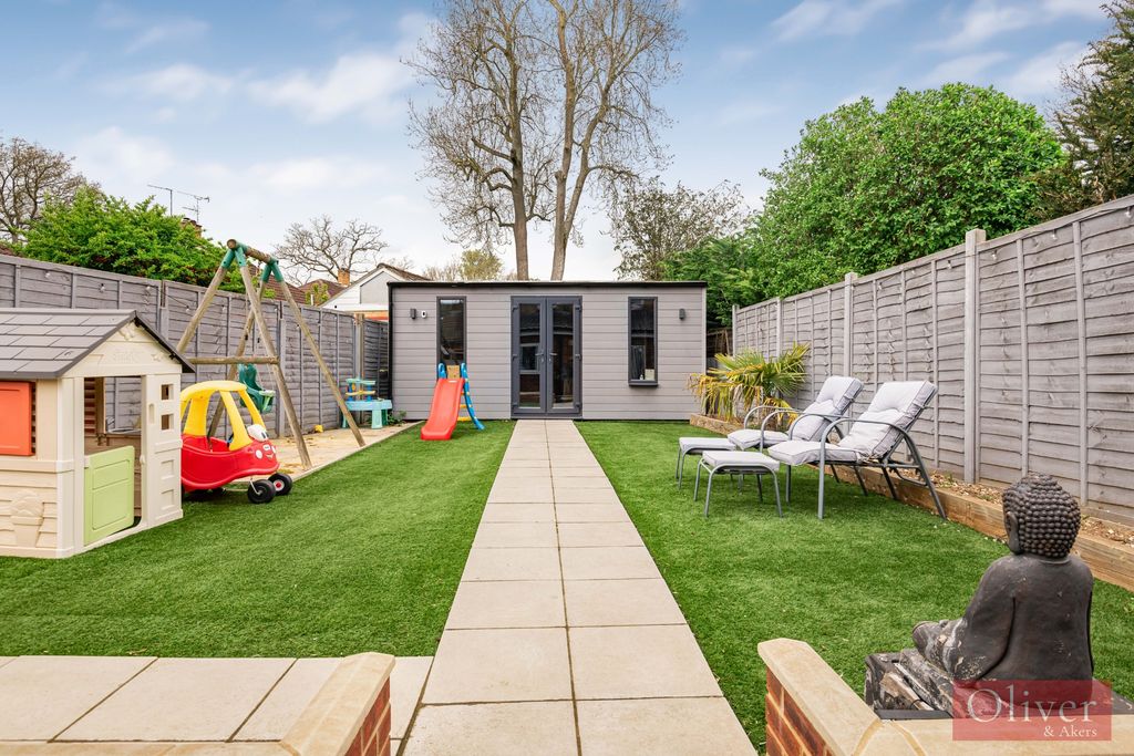 Property photo 3 of 12 Photo 6