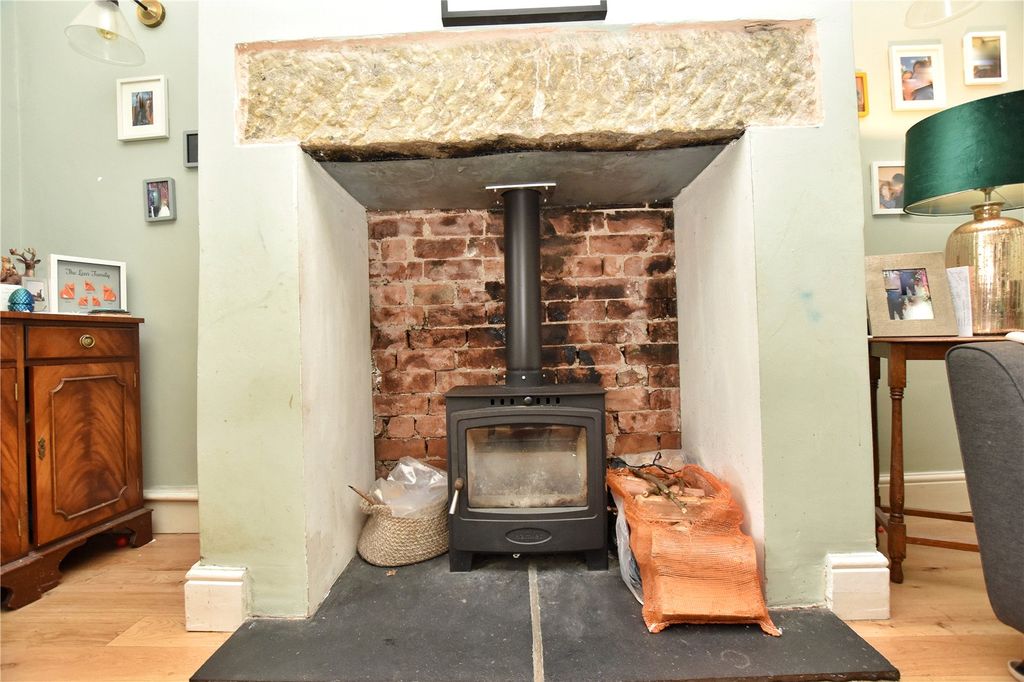 Property photo 3 of 16 Log Burner