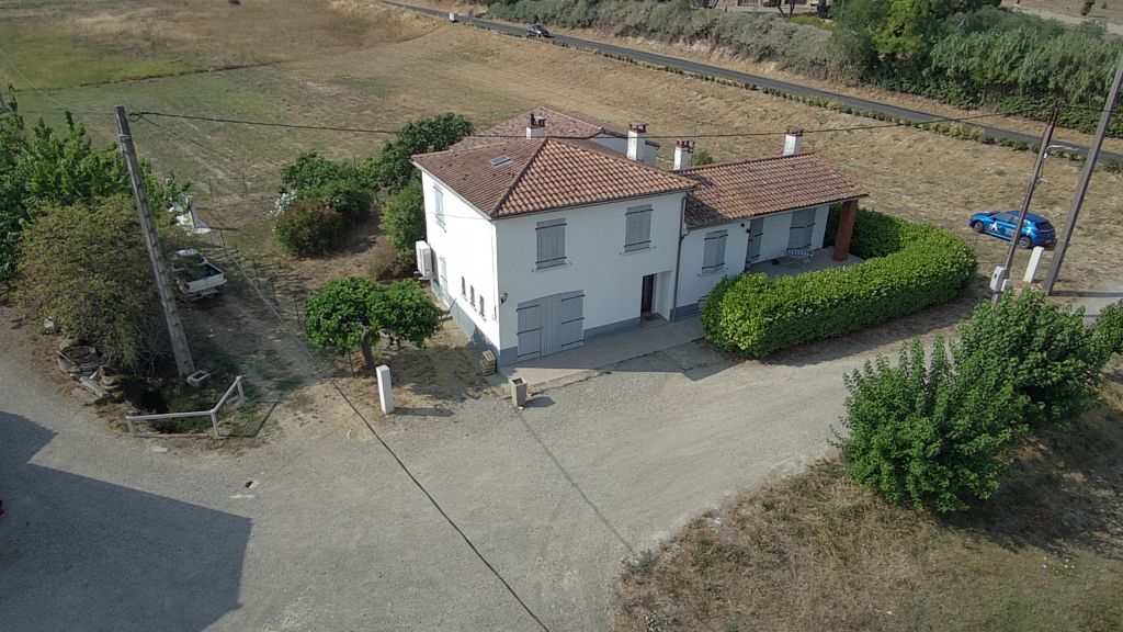 Property photo 1 of 17 Main Exterior View