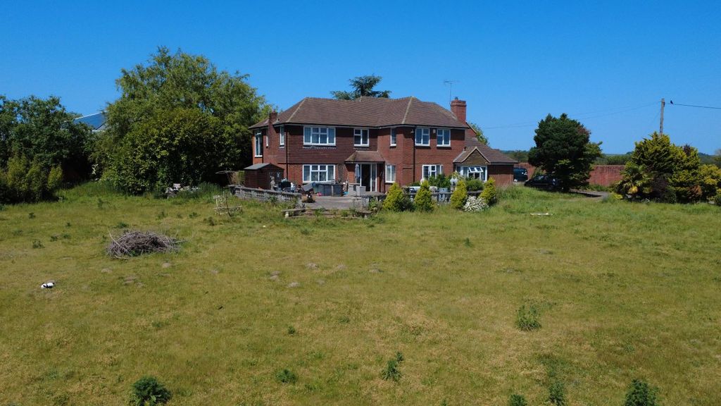 Additional image 18 of 5 bed detached house for saleOsborne Manor, Farnham Road, Sleaford, Bordon, Hampshire GU35
