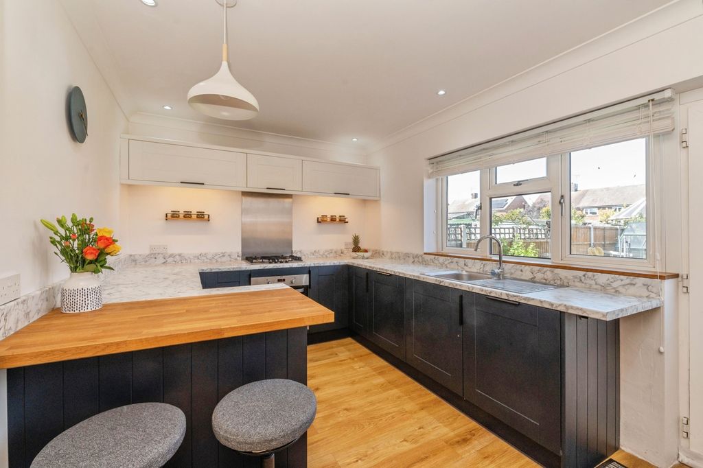 Property photo 3 of 16 Kitchen