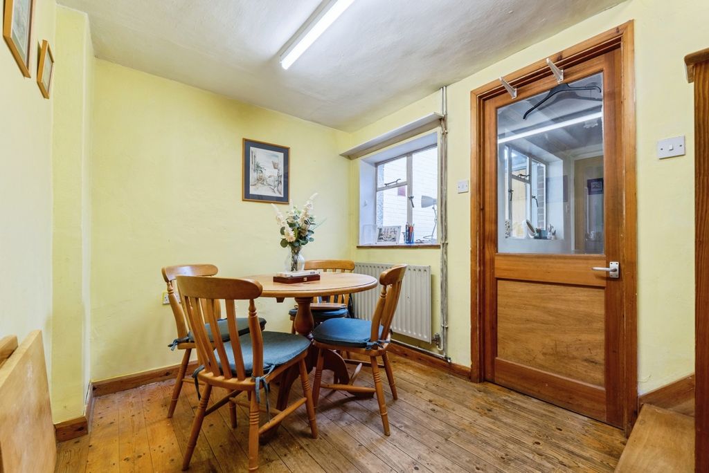 Property photo 3 of 17 Pbox-Img.Jpg