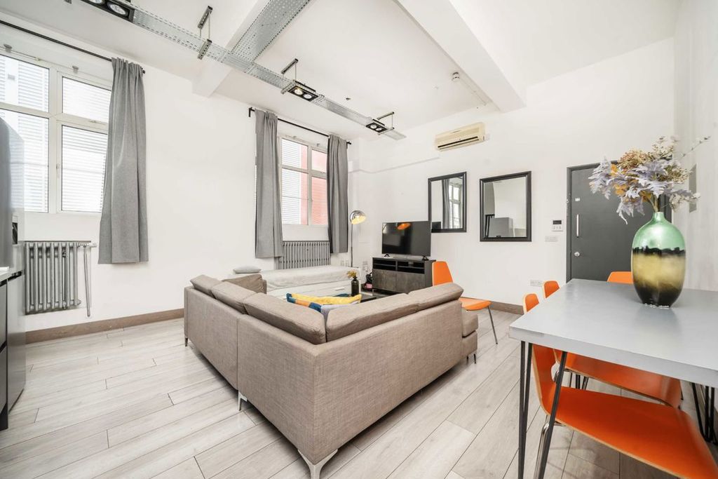 Property photo 3 of 7