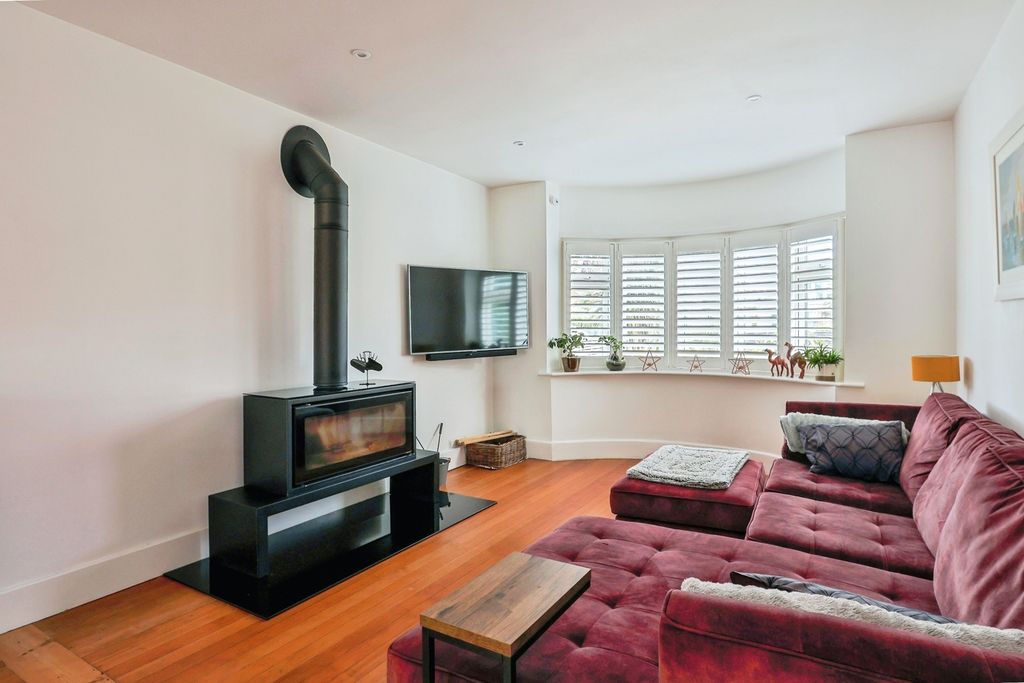 Property photo 3 of 27 Pbox-Img.Jpg