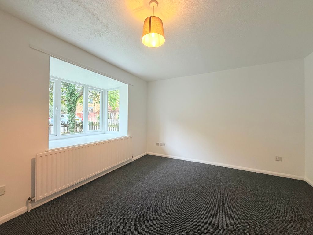 Property photo 2 of 12 Image