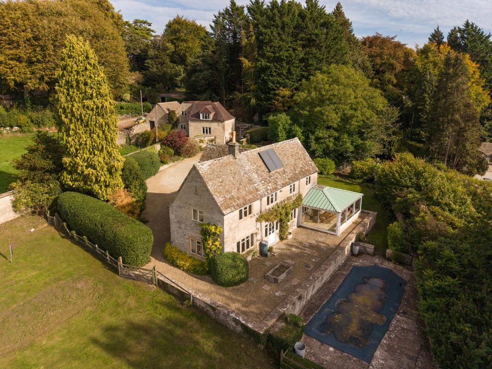 Property photo 2 of 19 Image