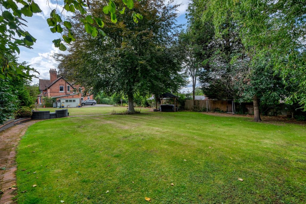 Property photo 2 of 24