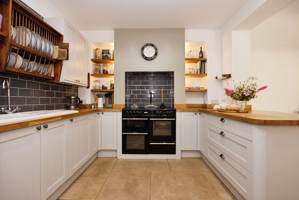Property photo 3 of 20 Pbox-Img.Jpg
