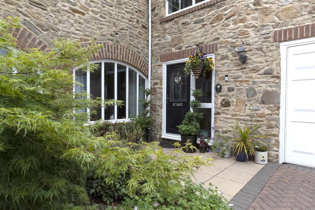 Property photo 1 of 35 Pw066.Jpg