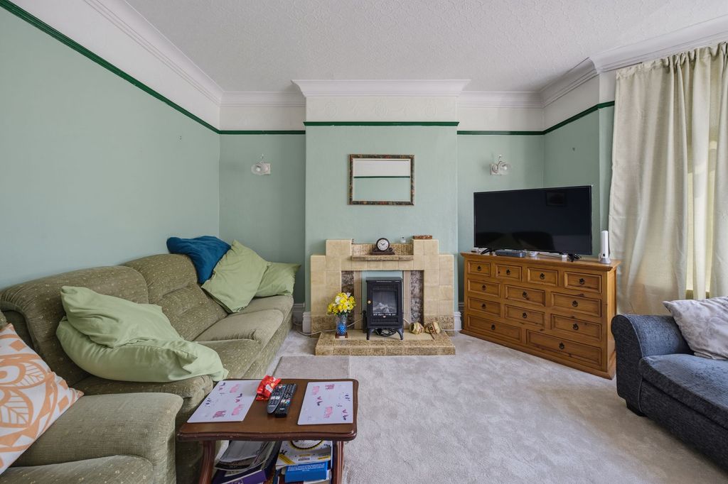 Property photo 3 of 39