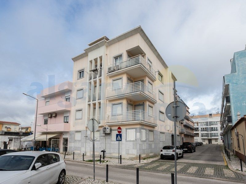 Property photo 1 of 37