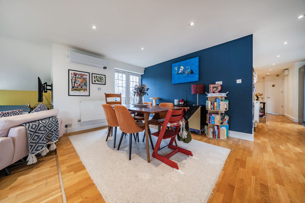 Property photo 2 of 25 Reception