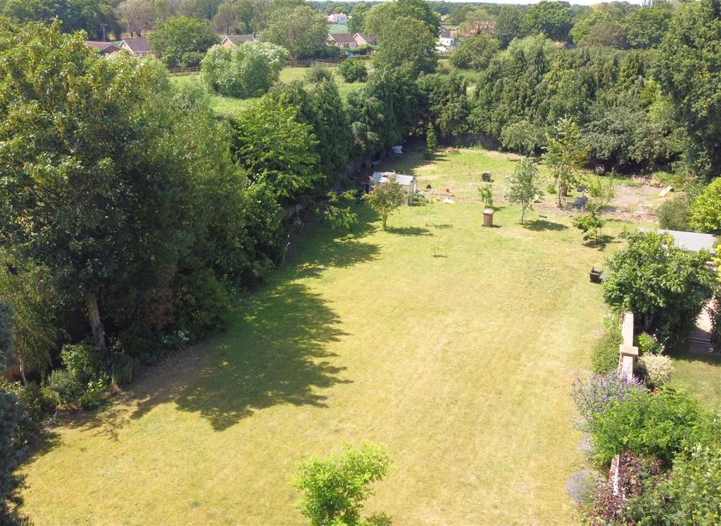 Property photo 2 of 32 Elevated Rear Garden Overview 739