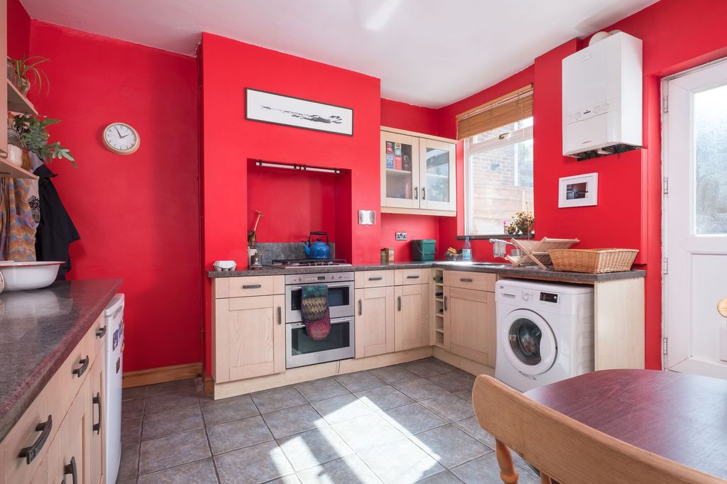 Property photo 3 of 12