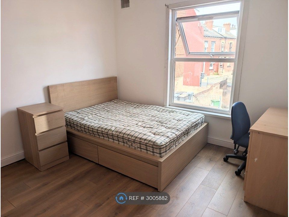 Property photo 1 of 2