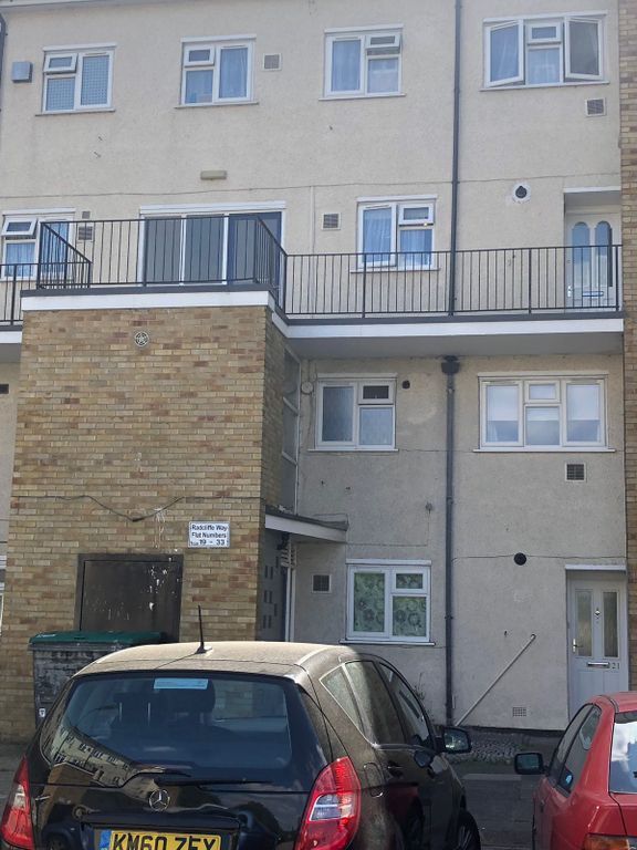 Property photo 1 of 7 3 Bed Flat To Rent Radcliffe Way, Northolt Ub5