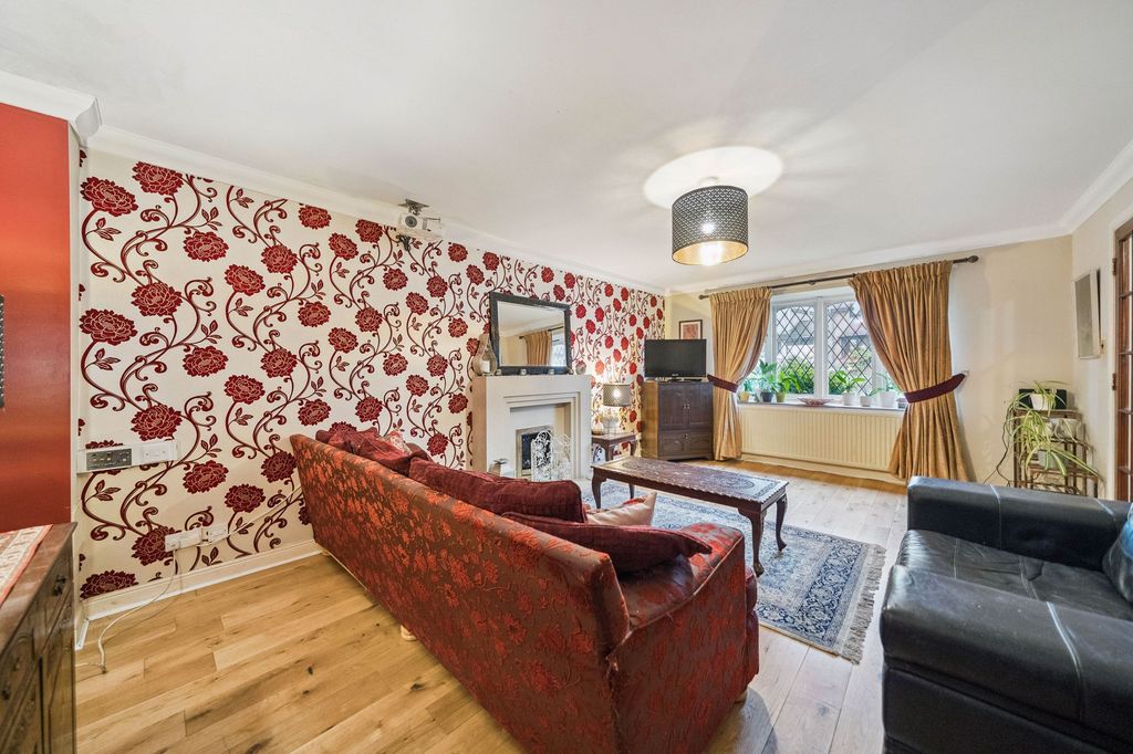 Property photo 2 of 26