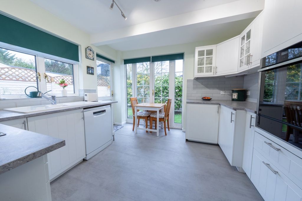 Property photo 3 of 9