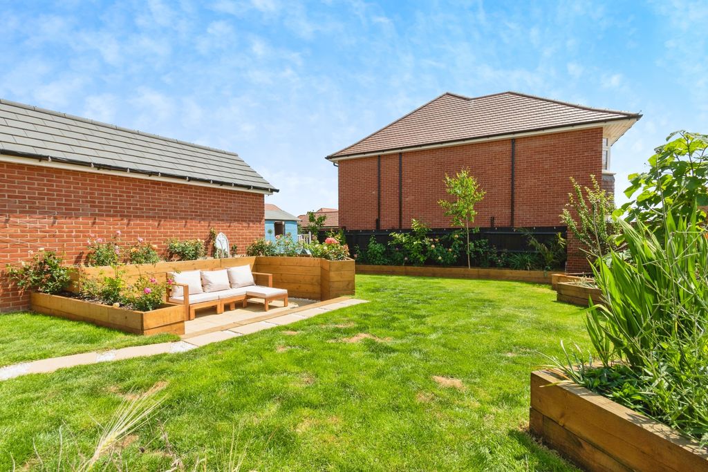 Property photo 2 of 19 Rear Garden