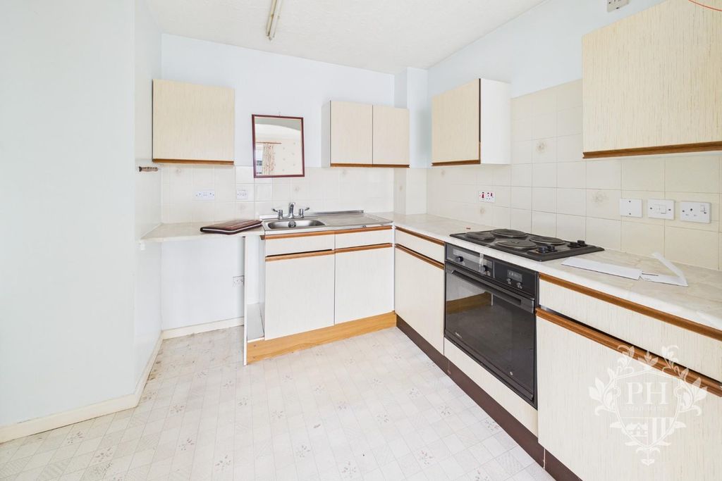 Property photo 3 of 9 Cam01415G0-Pr0446-Still007.Jpg