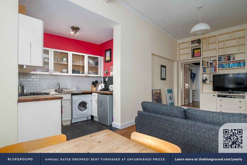 Property photo 3 of 20 Living Room