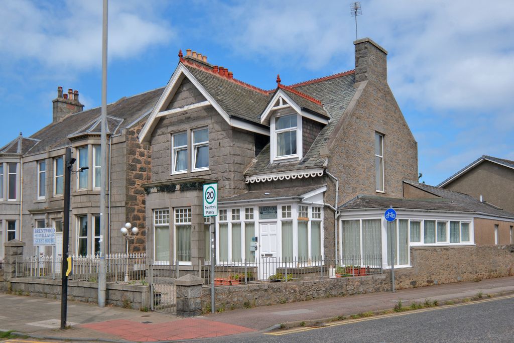 Property photo 1 of 39