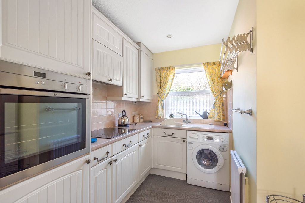 Property photo 3 of 14 Kitchen