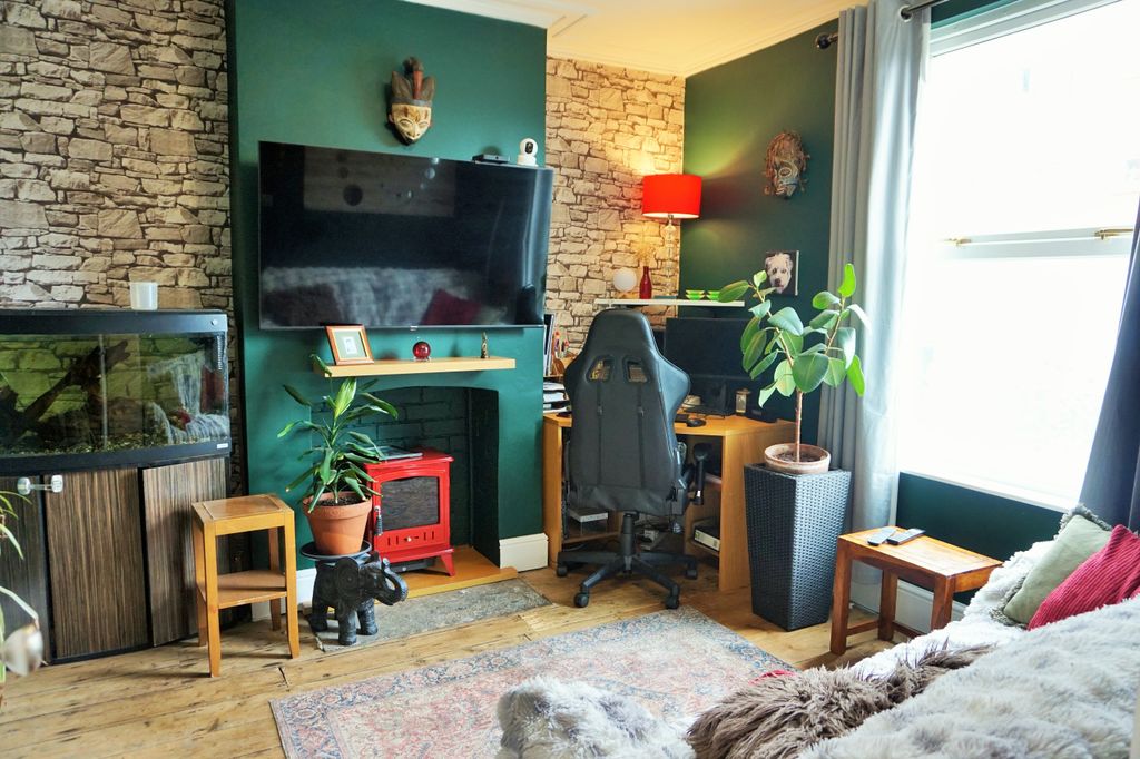 Property photo 2 of 13