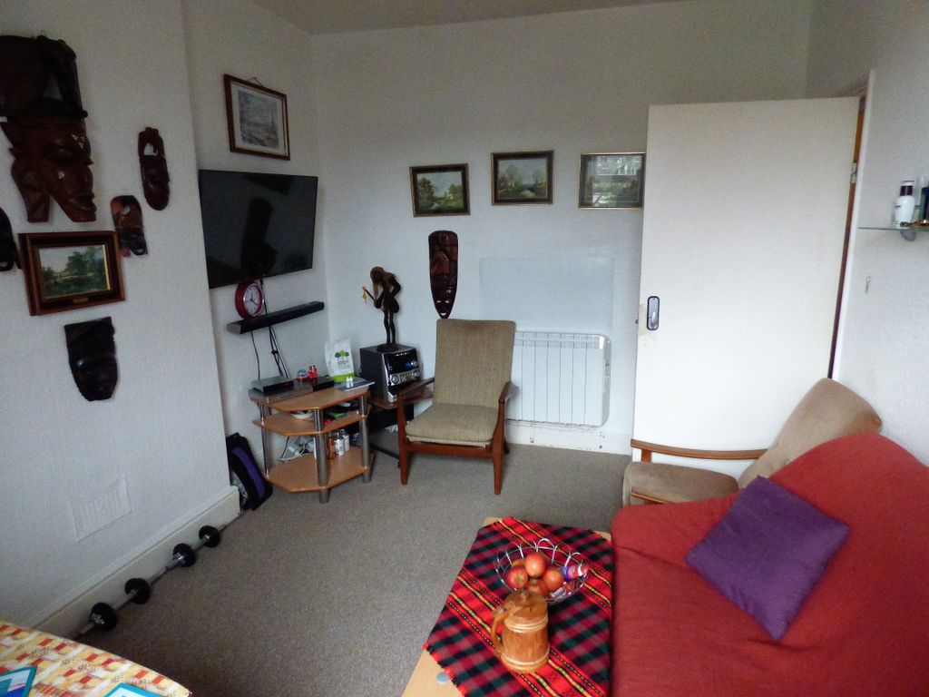 Property photo 3 of 20 P1020998