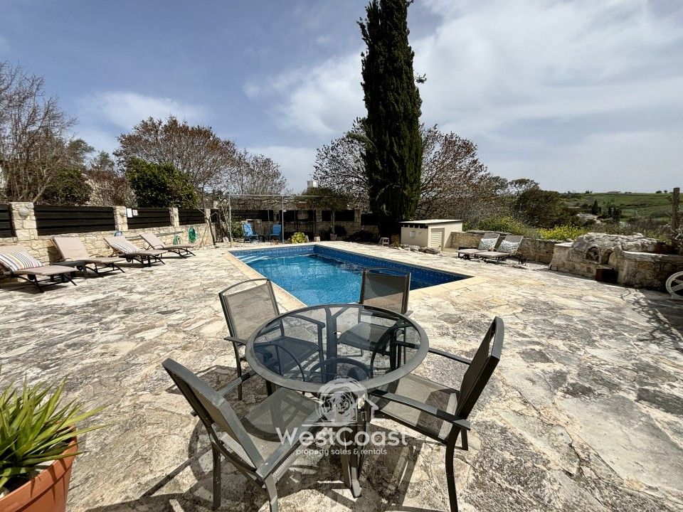 Property photo 3 of 34
