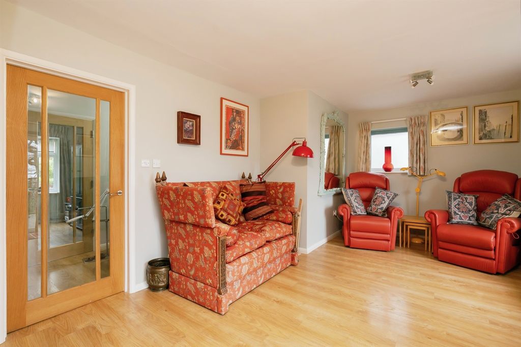 Property photo 3 of 16