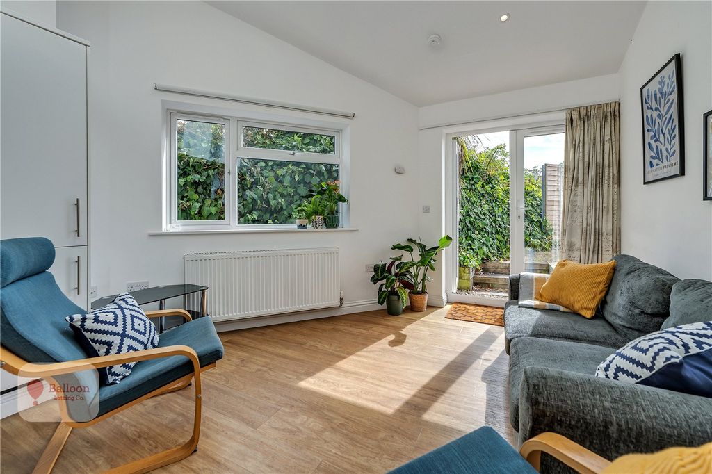 Property photo 2 of 32 Picture No. 32