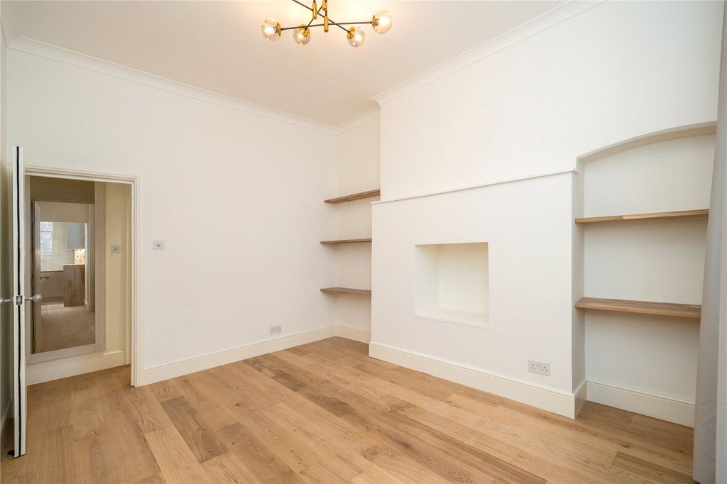 Property photo 2 of 7 Picture No. 05