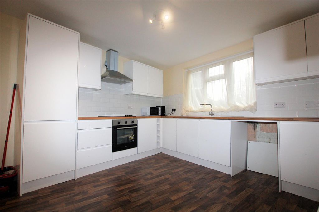 Property photo 3 of 10 Img_0007.Jpg