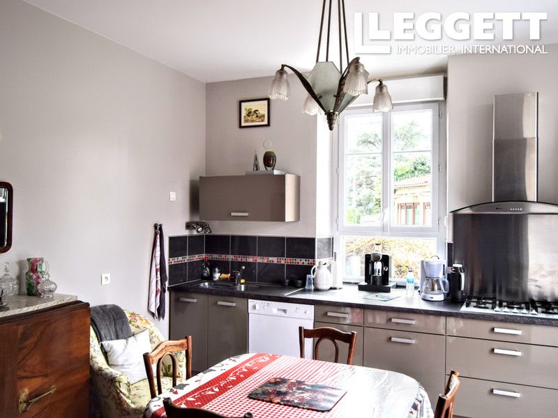 Property photo 3 of 10