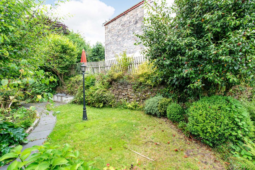 Property photo 3 of 20