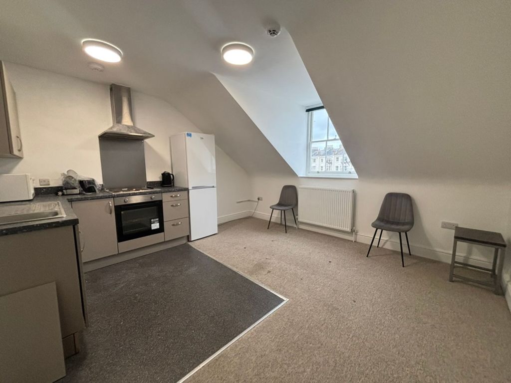 Additional image 6 of 14 bed property to rentFirst Avenue, Hove BN3