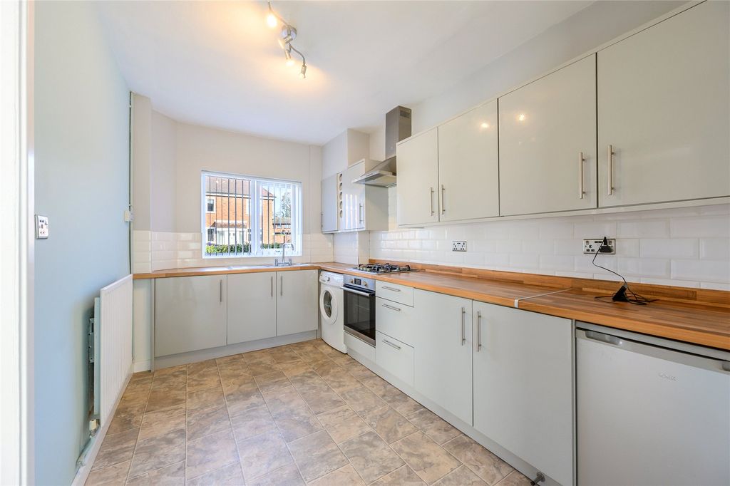 Property photo 2 of 27 Picture No. 03