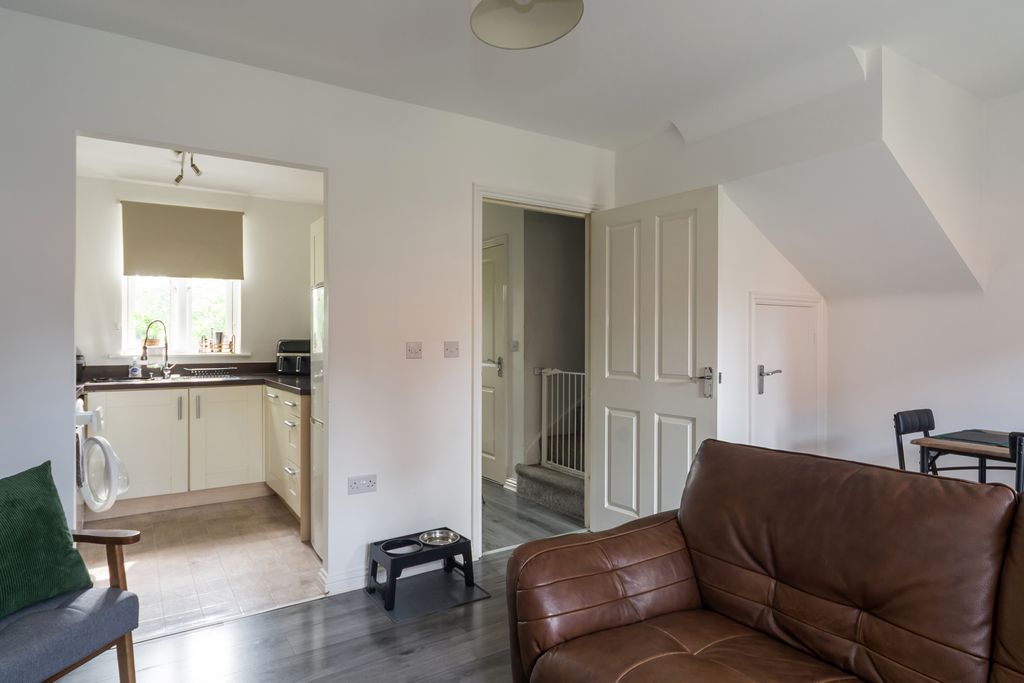 Property photo 3 of 38