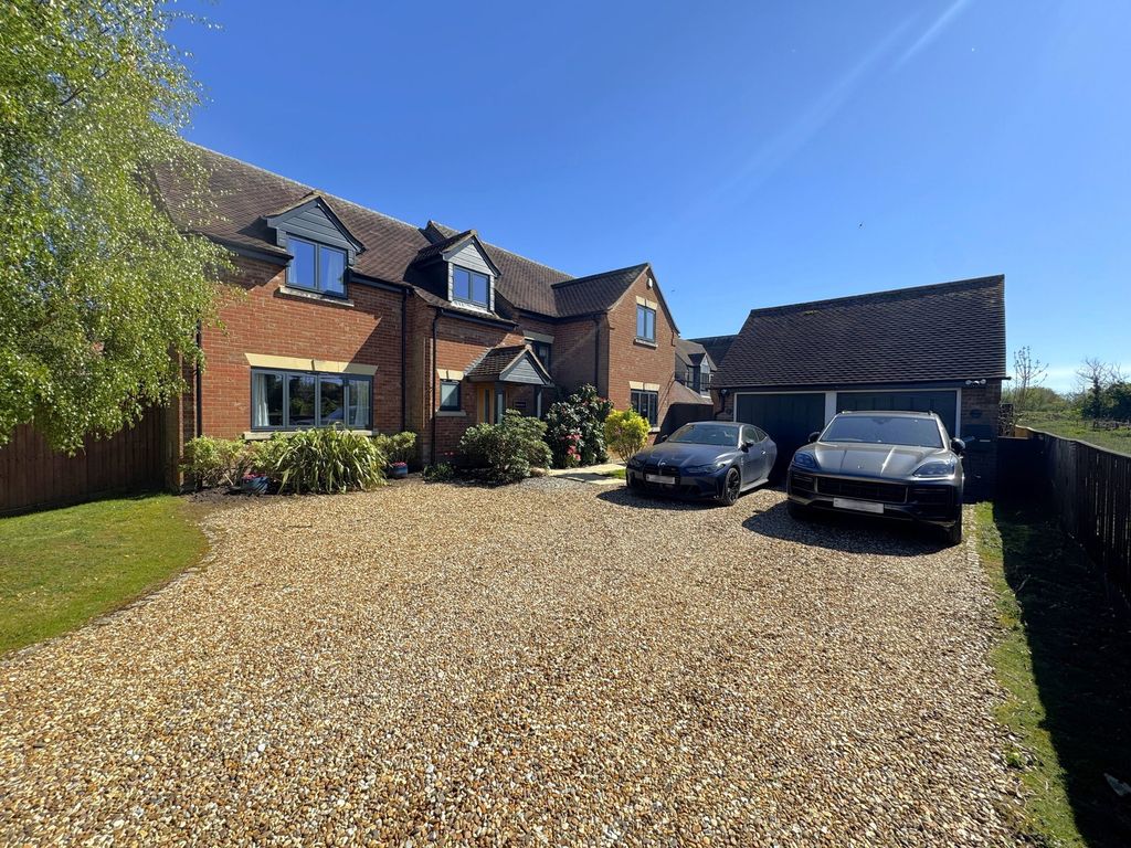 Property photo 1 of 29