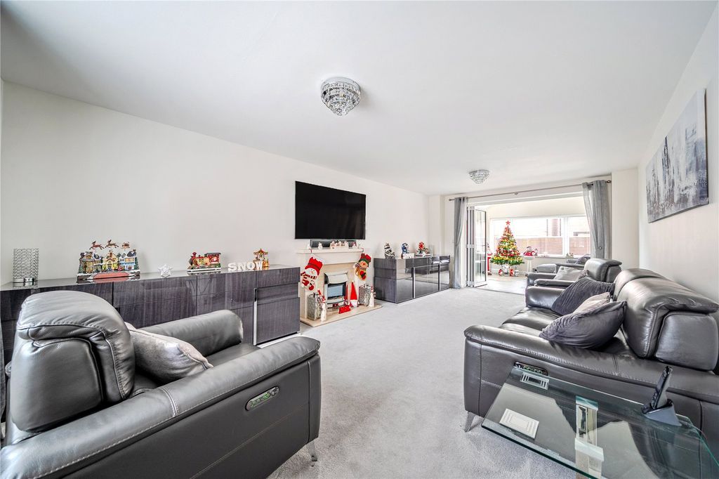 Property photo 2 of 22 Picture No. 14